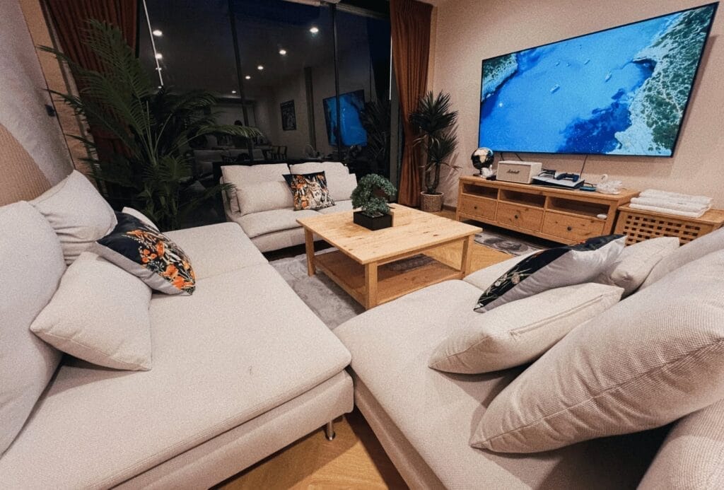 ห้องนวด, คาราโอเกะ